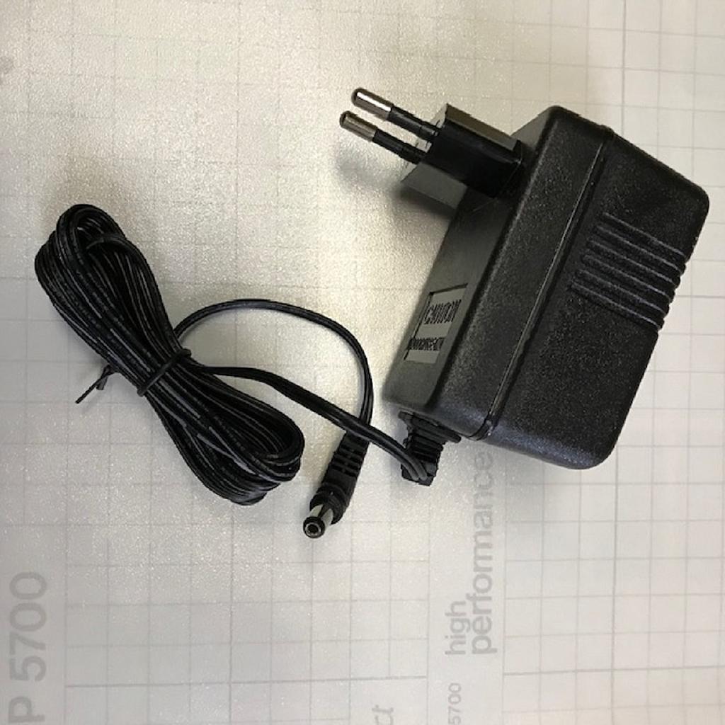 ADAPTOR AC/DC to scale TMZ